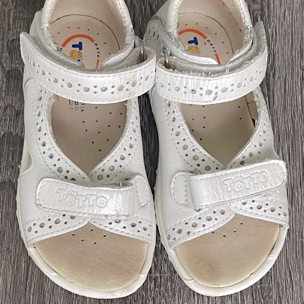 Girls Sandals Totto size 8